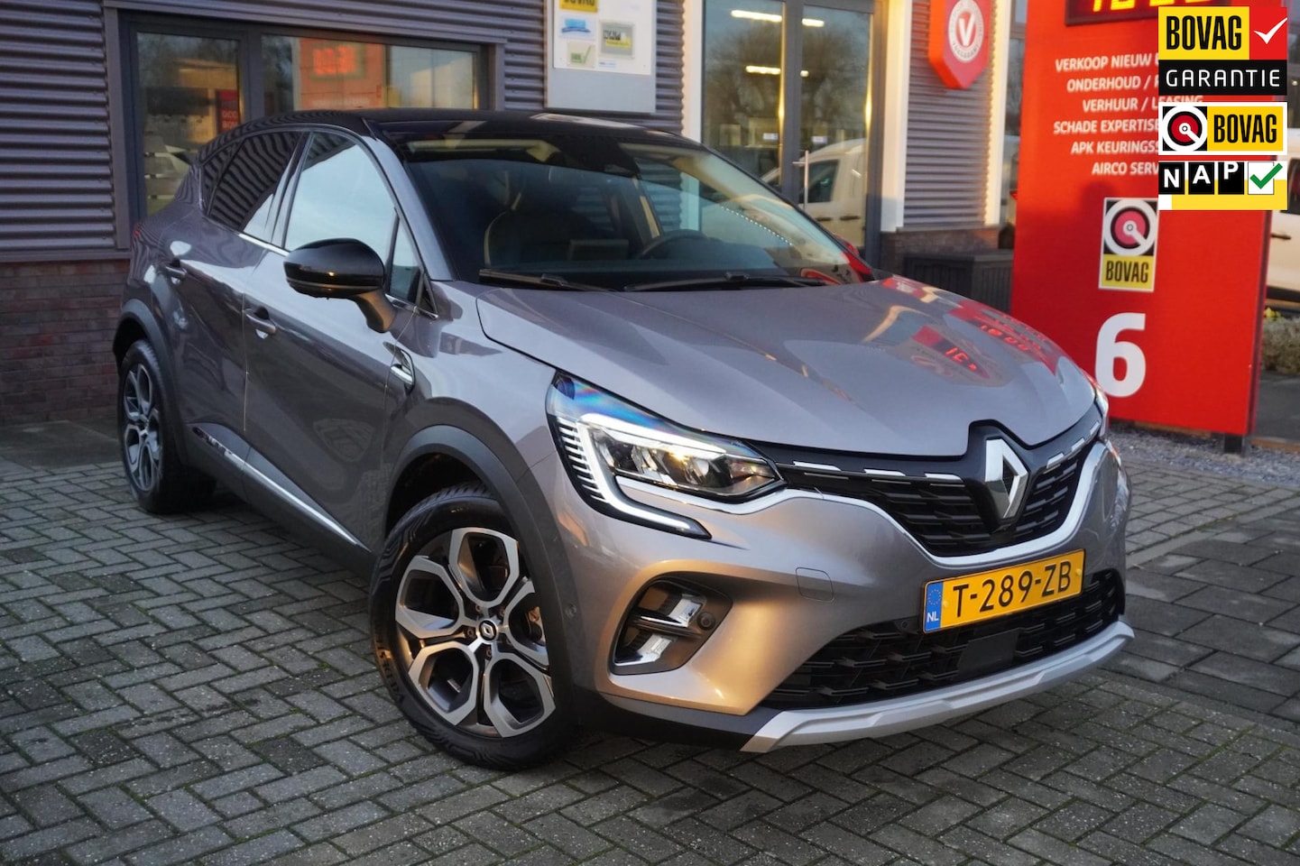 Renault Captur - 1.0 TCe 90 techno / Bose / Carplay / Intrieurverlichting / 360 Camera / Dealeronderhouden - AutoWereld.nl