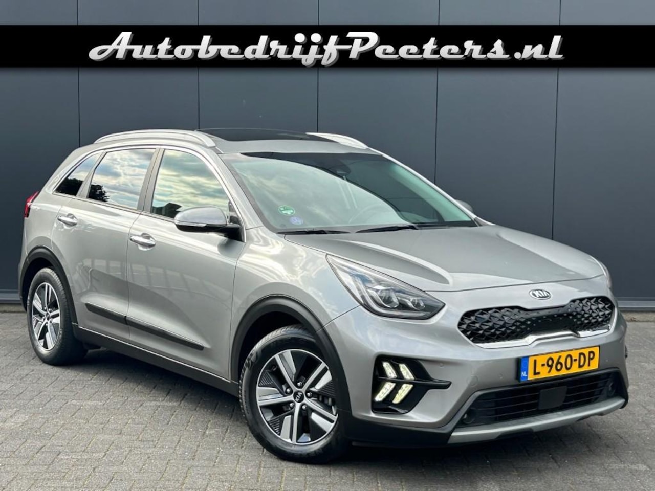 Kia Niro - 1.6 GDI Hybrid 1e eig. ACC S.dak Camera Leder LED JBL Trekhaak - AutoWereld.nl