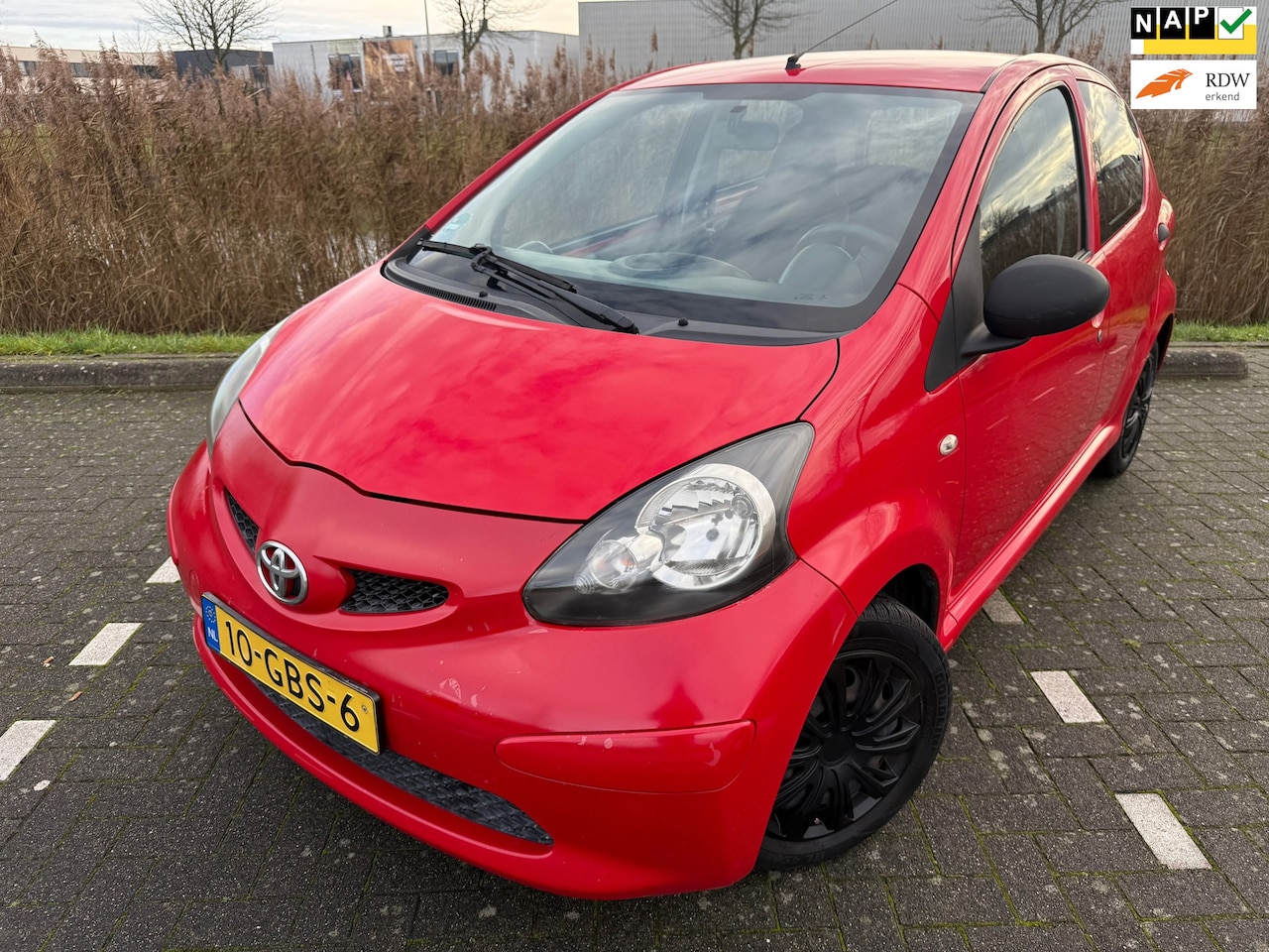 Toyota Aygo - 1.0-12V*NEW APK*ZUING AUTO*NL AUTO*RIJD SCHAKEL PRIMA - AutoWereld.nl