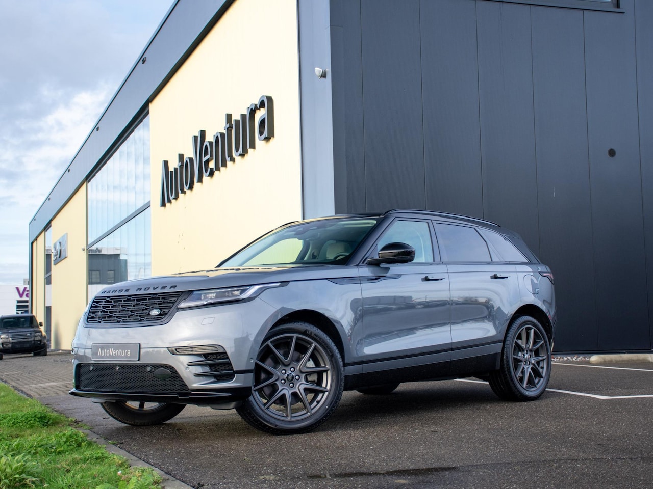 Land Rover Range Rover Velar - 2.0 P400e AWD Dynamic SE PHEV | Black Pack | Schuif-/kantel dak | Adapt. Cruise | Meridan - AutoWereld.nl