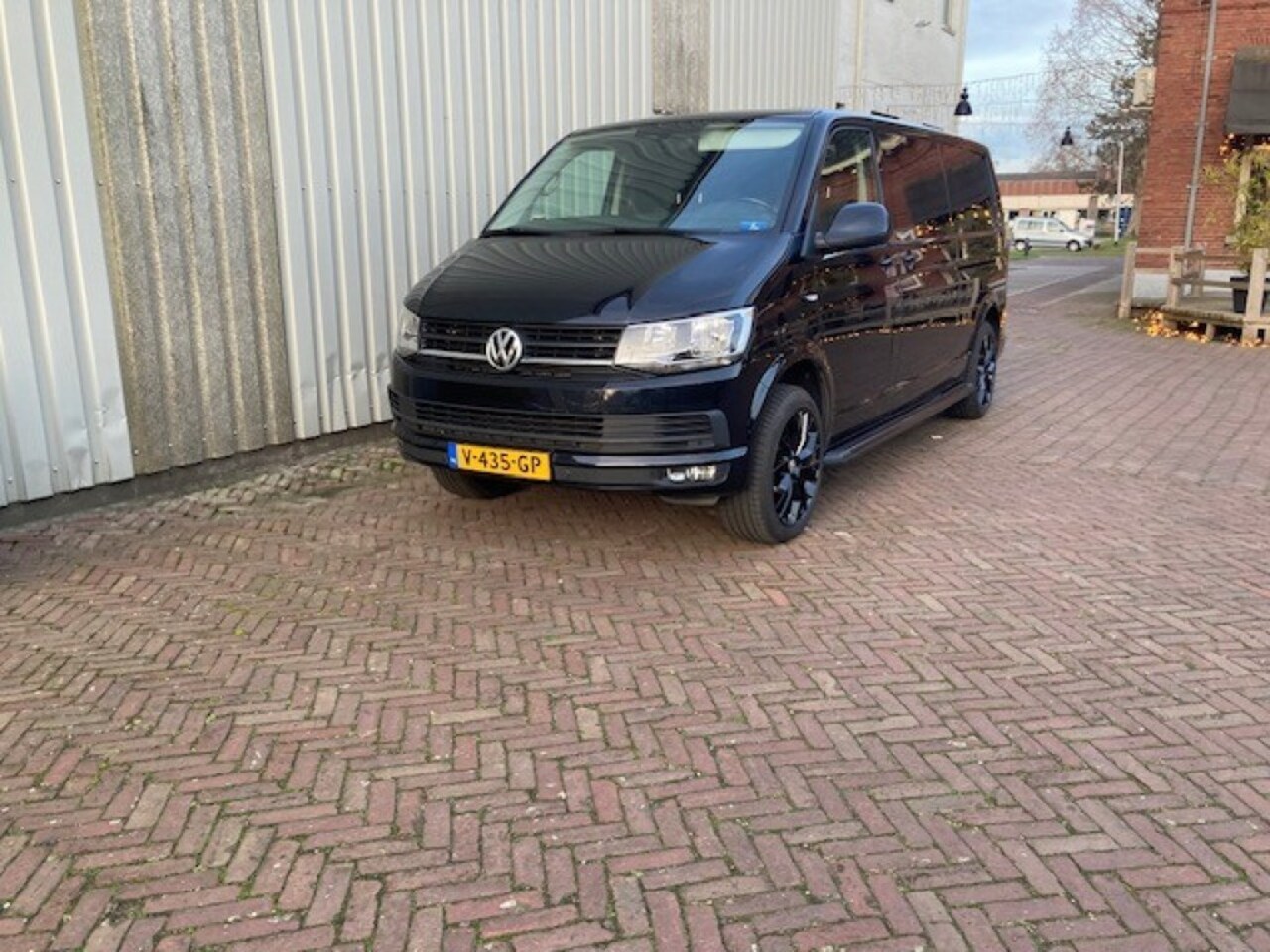 Volkswagen Transporter - High Line L2H1 DSG 204 Pk Trekhaak Navi Cruise Schuifdeur L + R 1e eigenaar - AutoWereld.nl
