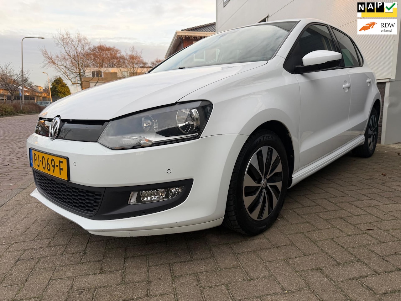 Volkswagen Polo - 1.0 Tsi BlueMotion Edition/Navi/Cruise-c/PDC V+A/Bluetooth - AutoWereld.nl