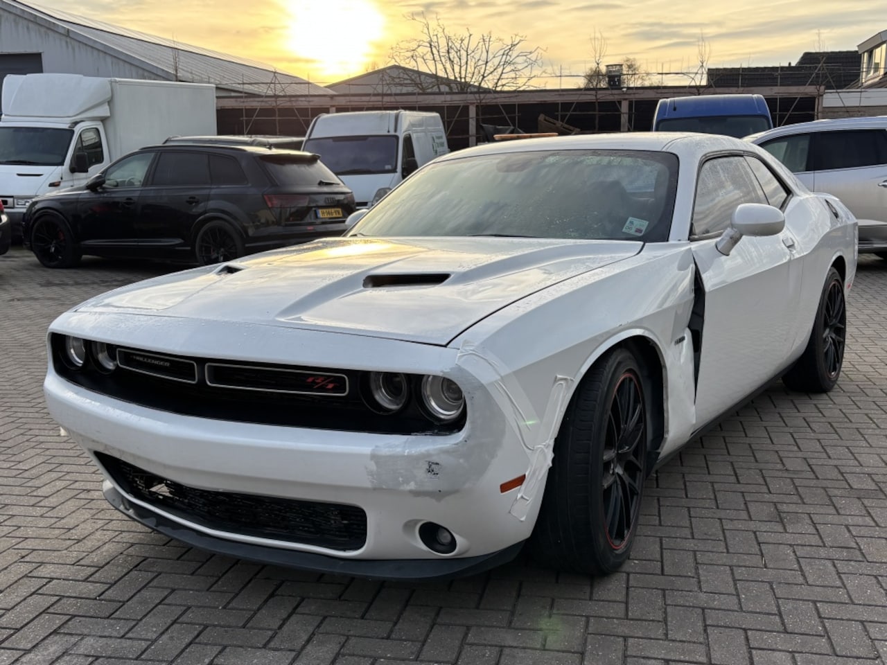 Dodge Challenger - 5.7 V8 Hemi 2016 LEES BESCHRIJVING - AutoWereld.nl
