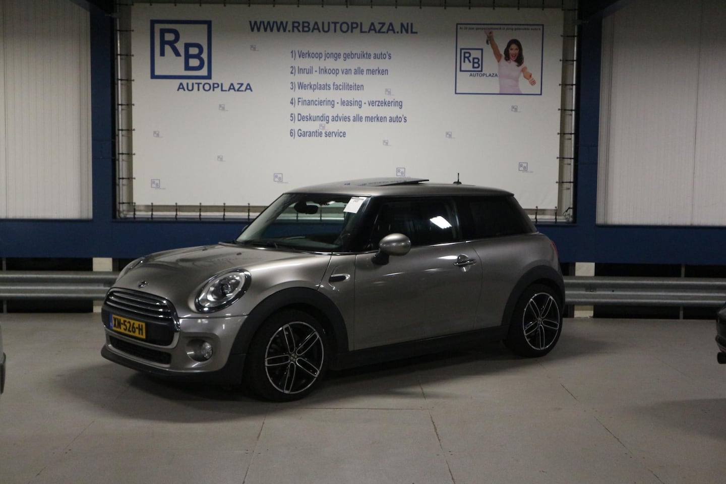 MINI One - Mini 1.2 Chili Business CARPLAY/ PANO/ STOELVERWARMING - AutoWereld.nl