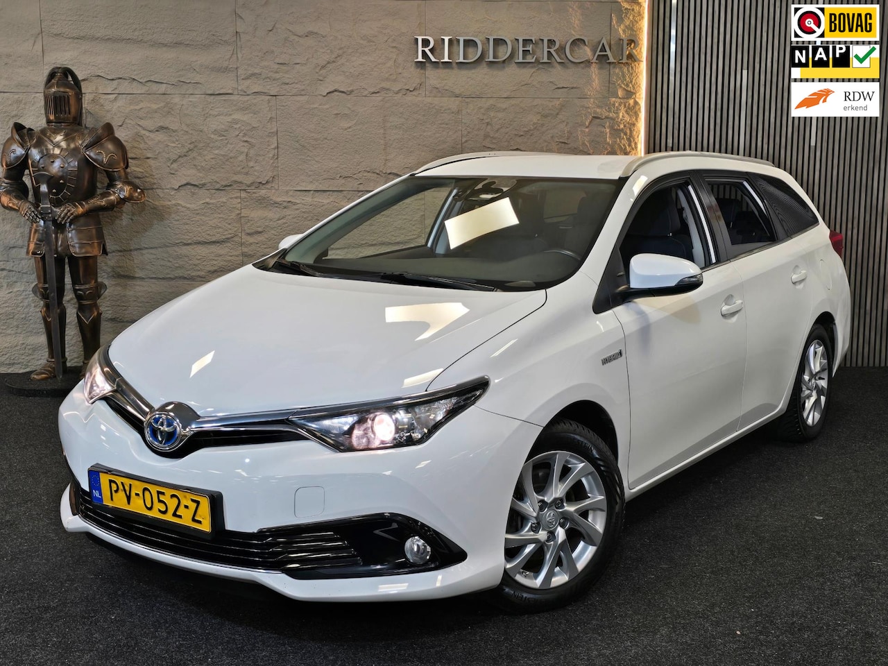 Toyota Auris Touring Sports - 1.8 Hybrid Dynamic Go|GARANTIE|NAP|1E EIG|CAMERA|CRUISE|VELGEN - AutoWereld.nl