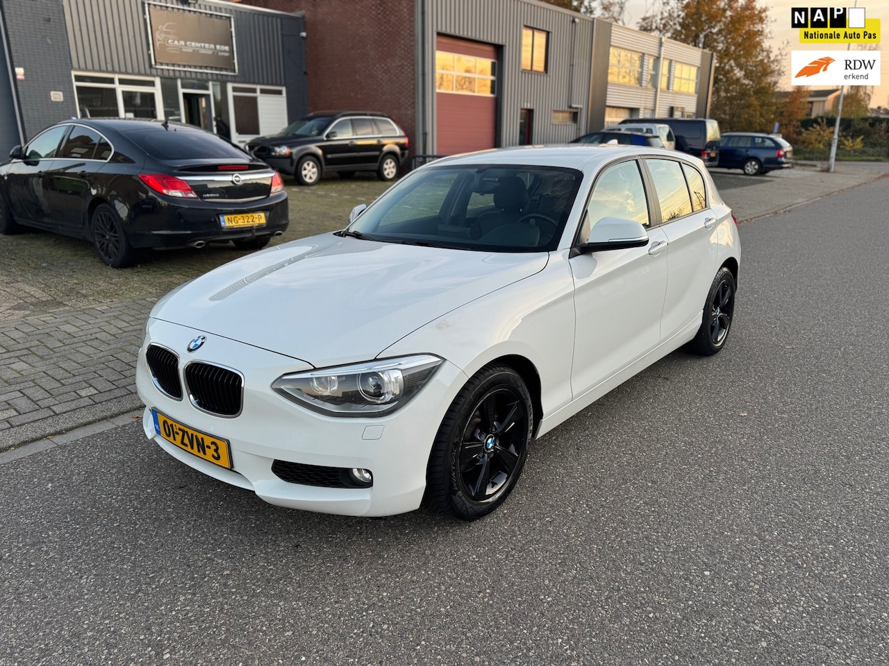 BMW 1-serie - 116i 5DRS AUT8 2013 Wit | LEER | STOELVW | NW APK - AutoWereld.nl