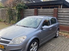 Opel Astra - 1.6 Business