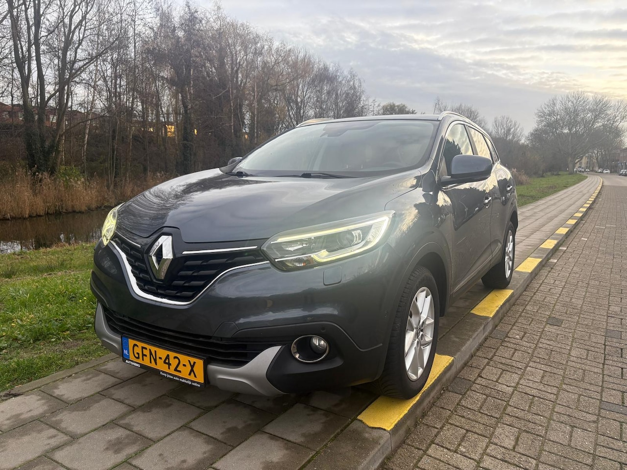 Renault Kadjar - 1.2 TCe Extase/cam-dhoek/Carplay - AutoWereld.nl