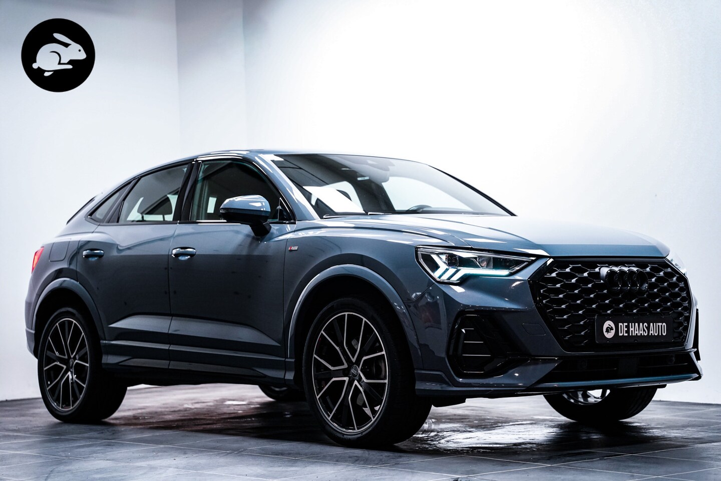 Audi Q3 Sportback - 45 TFSI e S-Line *Kemora Grey*|20 inch|Camera - AutoWereld.nl