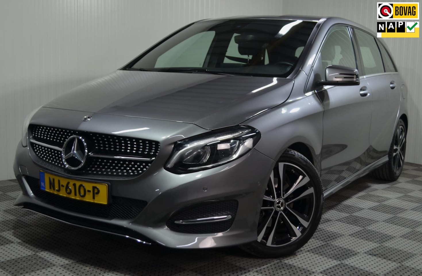Mercedes-Benz B-klasse - 180 Ambition / AMG / Carplay / Camera / Stoelverw. / NL auto - AutoWereld.nl