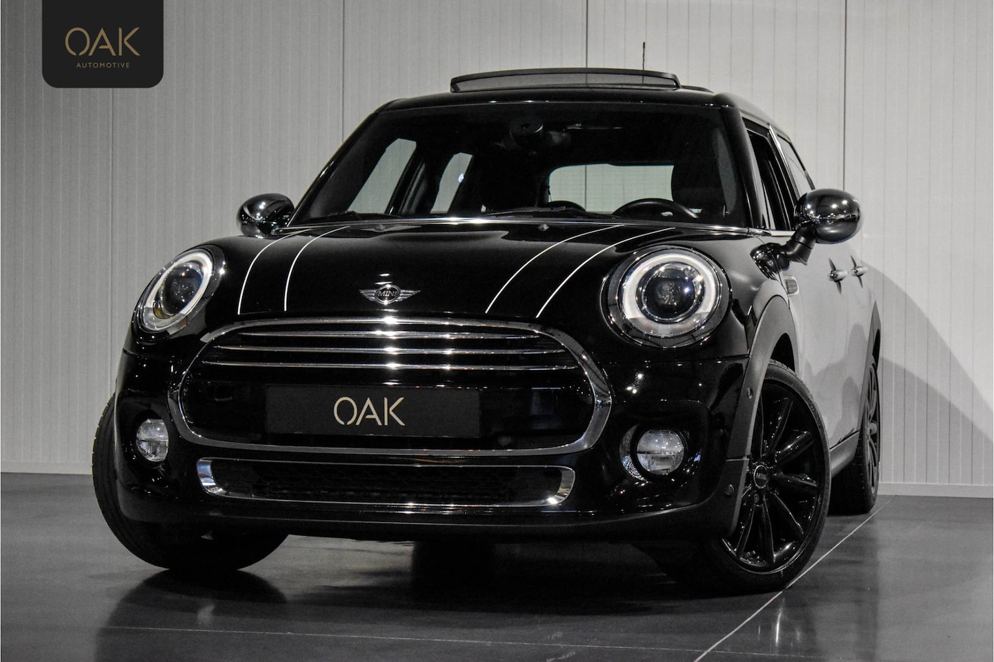 MINI Cooper - Mini 1.5 Chili Aut. | Navigatie | Panorama | Half Leder | LED | PDC | 17"LM | NL Auto | Mi - AutoWereld.nl