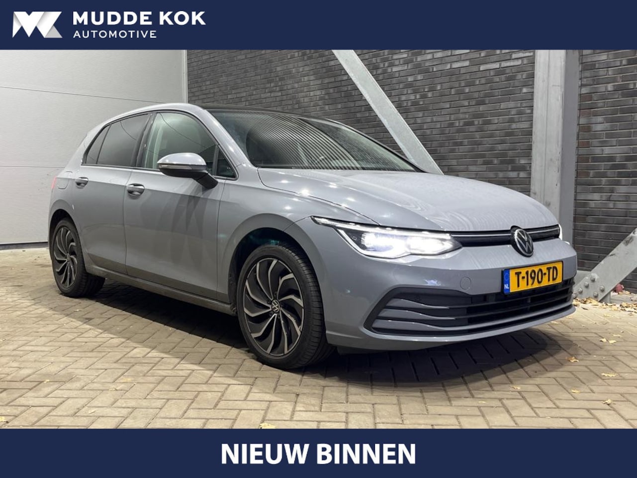 Volkswagen Golf - 2.0 TDI R-Line | Automaat | Panoramadak | ACC | Stoel+Stuurverwarming | Trekhaak - AutoWereld.nl