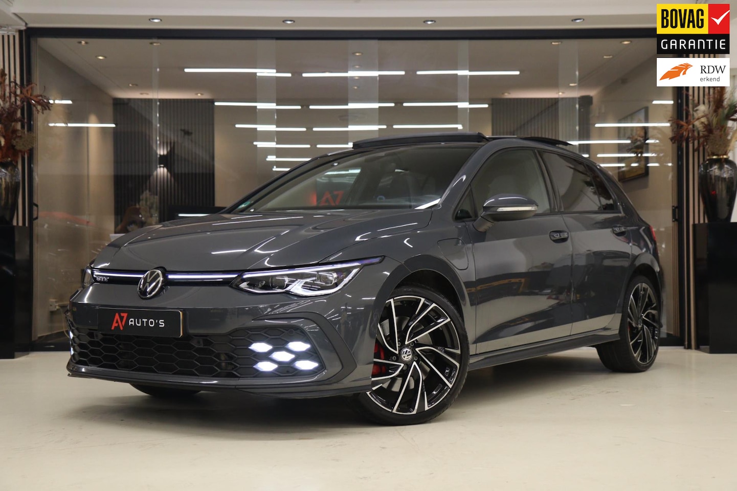 Volkswagen Golf - 1.4 eHybrid GTE /PANO/IQLIGHT/CAM/CARPLAY/ACC/LANE ASSIST/VOL - AutoWereld.nl