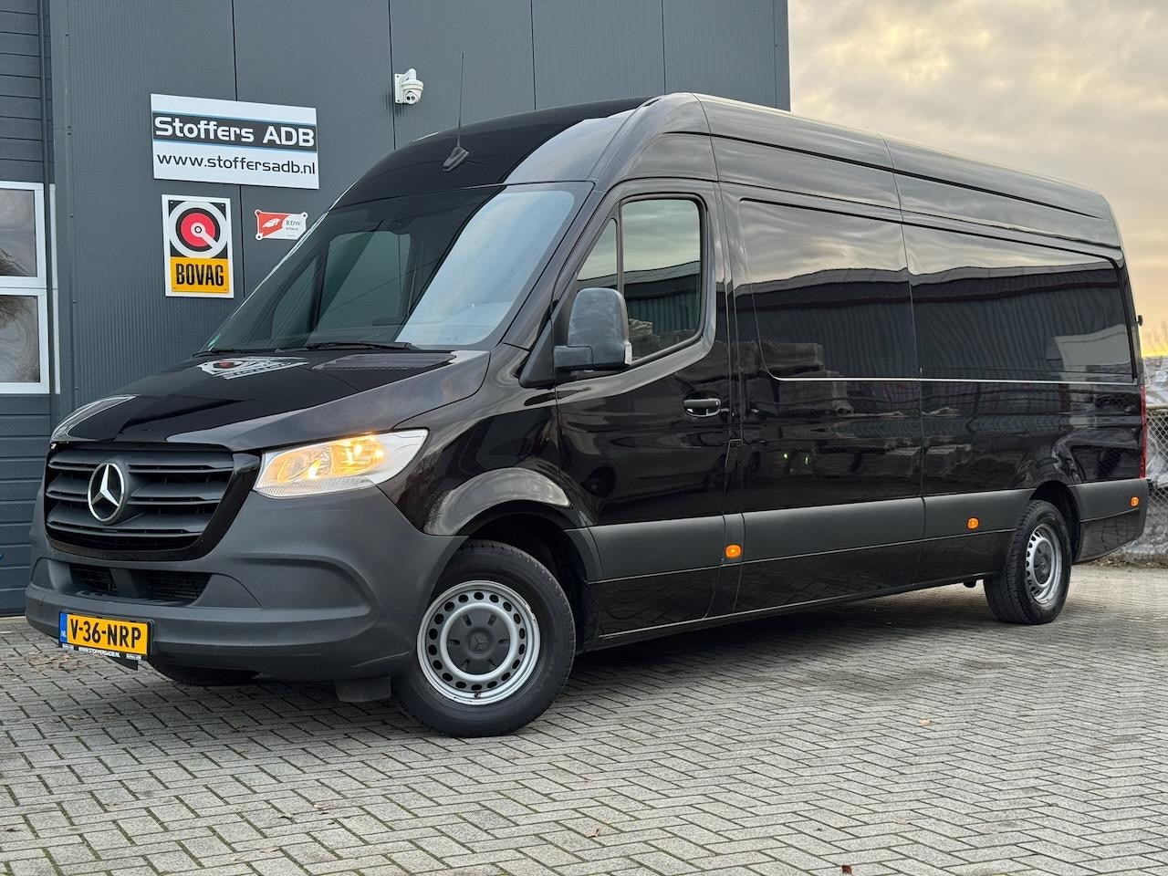Mercedes-Benz Sprinter - 316 2.2 CDI 163pk L3H2 | MBUX Navi | Camera | Laadruim hout 4.32 meter | Bluetooth | Cruis - AutoWereld.nl