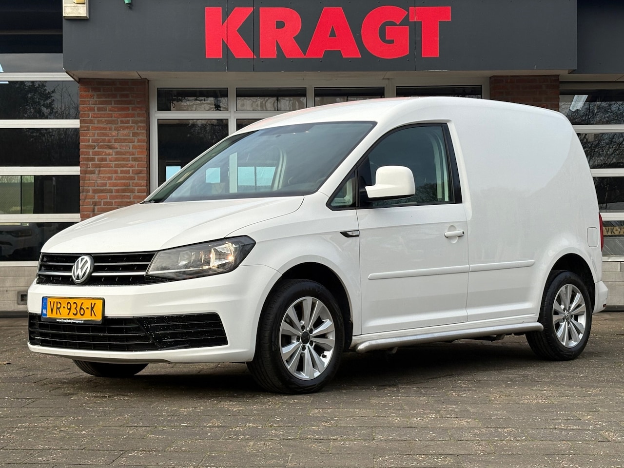 Volkswagen Caddy - 1.6 TDI L1H1 Trendline|NAP|RIEM VV|airco|cruise|bluetooth|trekhaak|elektrisch pakket|ORGI. - AutoWereld.nl