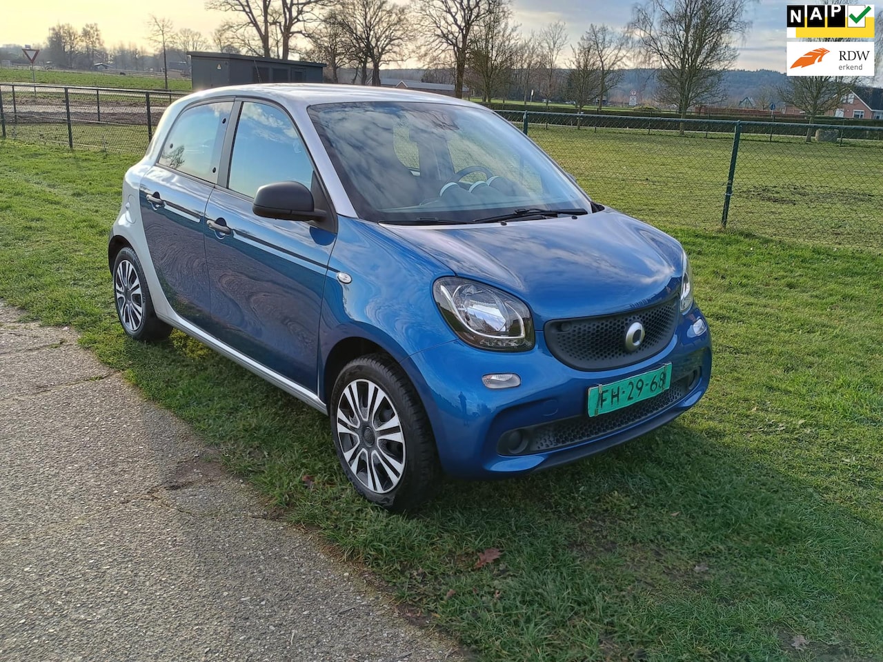 Smart Forfour - 1.0 Essential Edition 1.0 Essential Edition - AutoWereld.nl