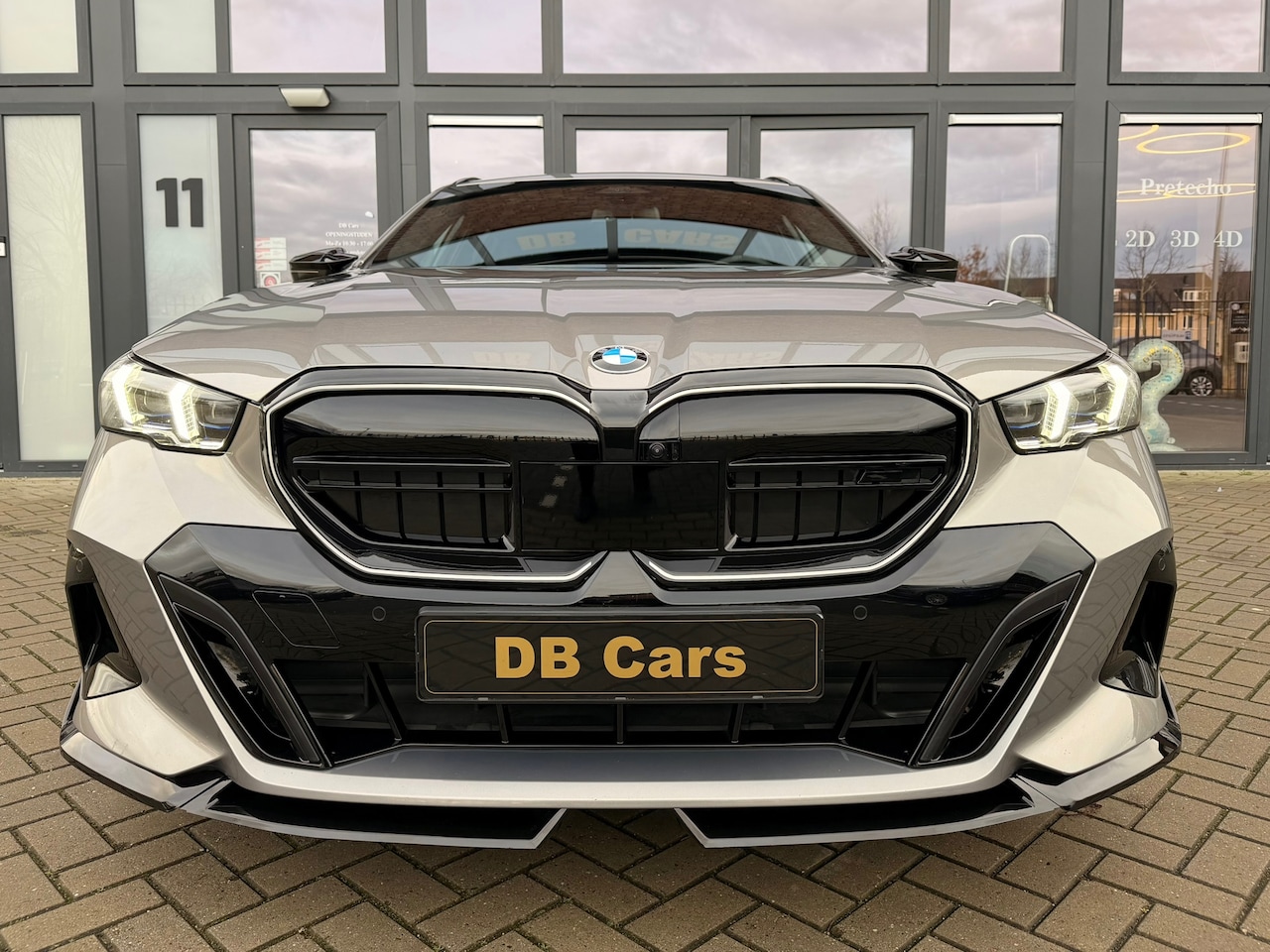 BMW 5-serie Touring - 520i 520i,M-SPORT,H&K,STOELVENT.ADAPTIEF.TREKHAAK. - AutoWereld.nl