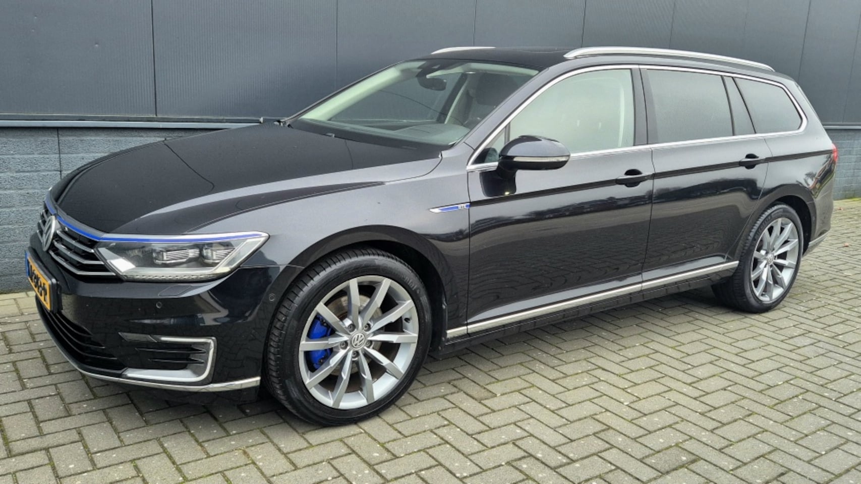 Volkswagen Passat Variant - 1.4 TSI PHEV GTE Highline | 360* Cam | Leer | Led | Pano | Navi - AutoWereld.nl