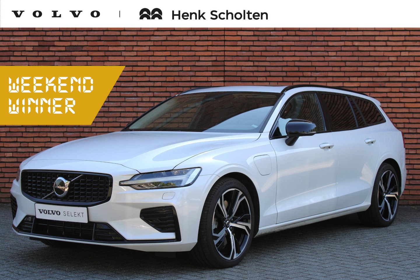Volvo V60 - T6 Automaat AWD Ultimate Dark | Getint Glas Achter | Verwarmbare Voor en Achterstoelen | 1 - AutoWereld.nl