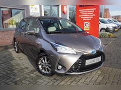 Toyota Yaris - 1.5 Hybrid Design / Camera / Cruise control / Climate Control / Bluetooth / Navi