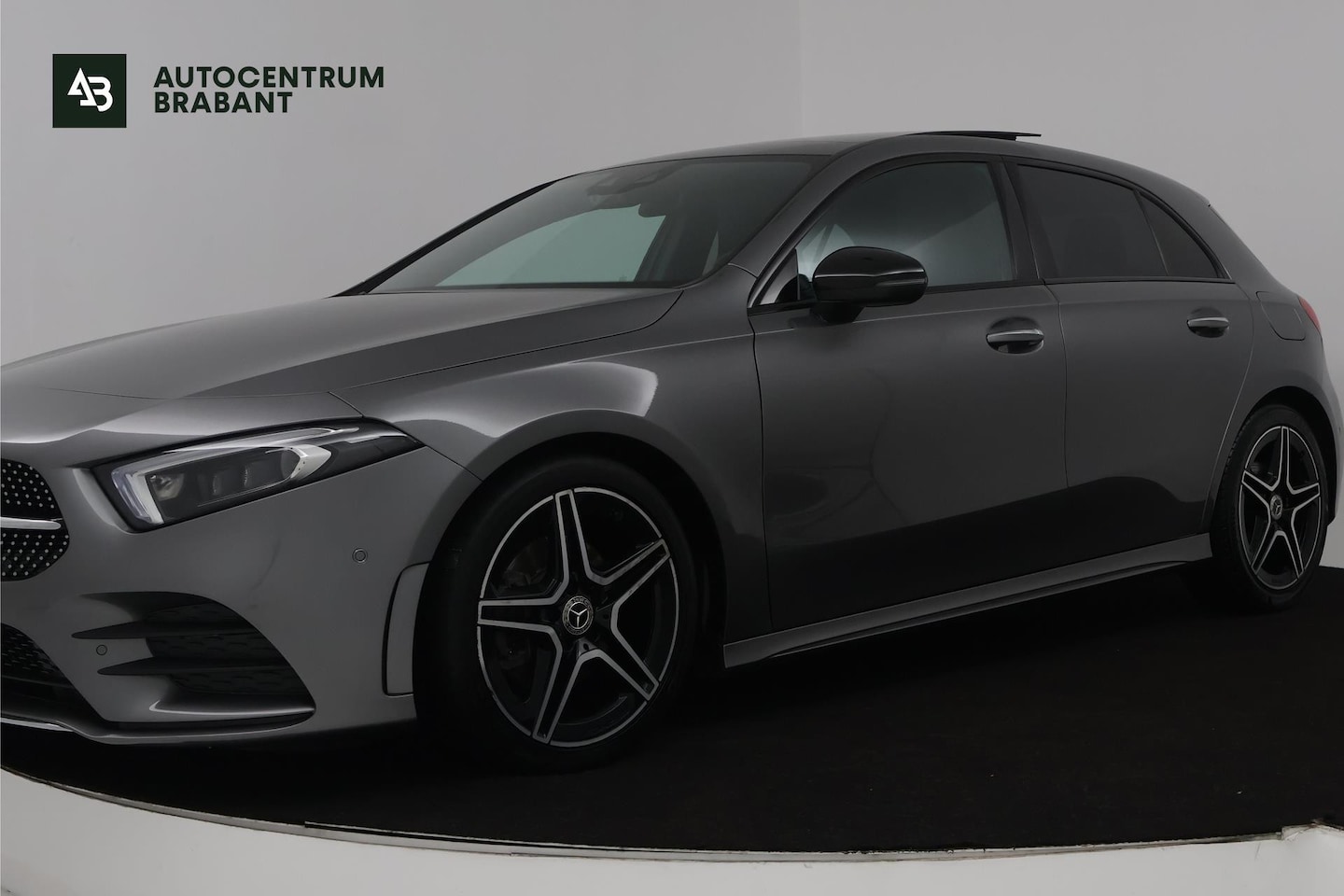 Mercedes-Benz A-klasse - 180 Business Solution AMG (PANORAMADAK, SFEERVERLICHTING, STOELVERWARMING, CAMERA, ELEKTR - AutoWereld.nl