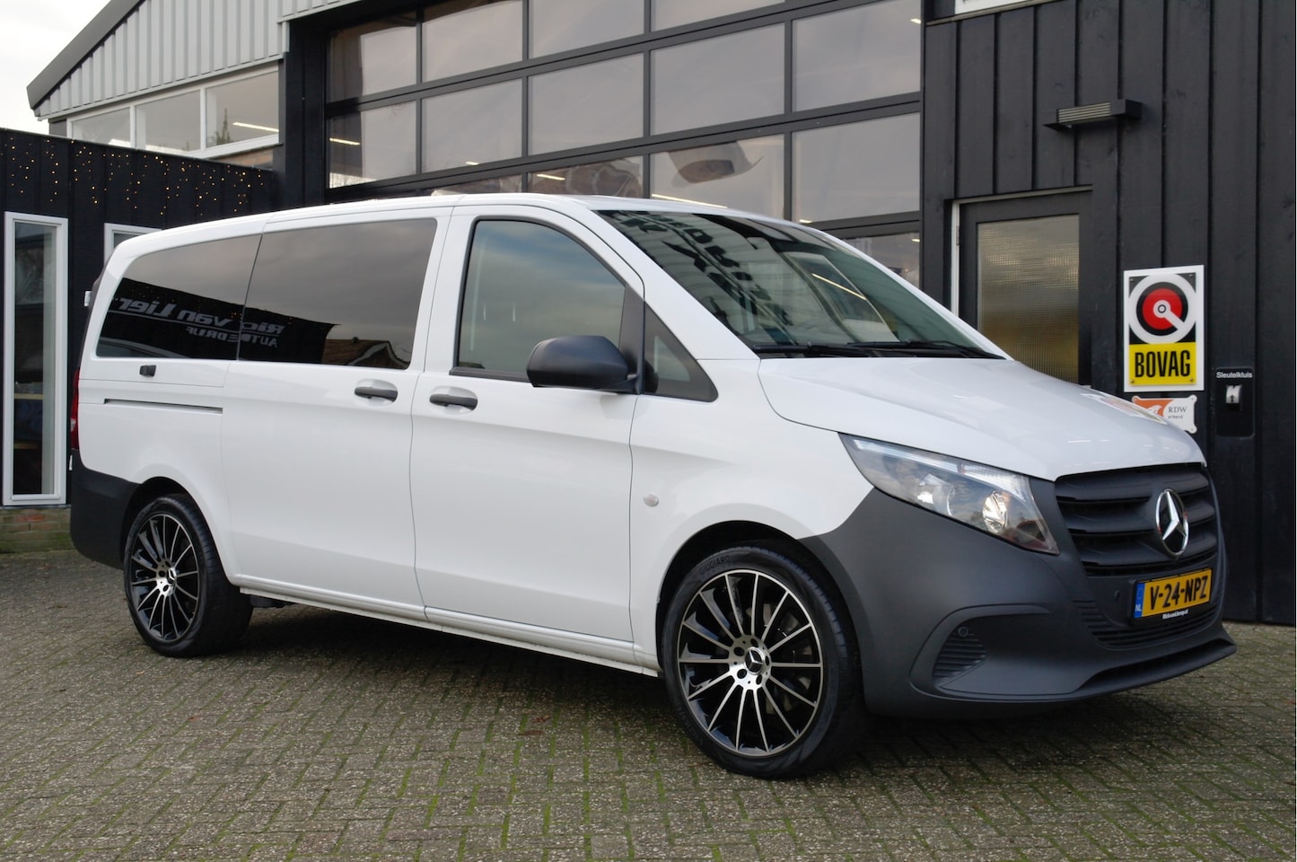 Mercedes-Benz Vito - 116 CDI L2 Automaat | Dubbel Cabine | Nieuw Model | MBUX | Cruise | 6 Persoons - AutoWereld.nl