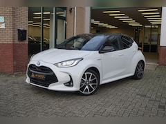 Toyota Yaris - 1.5 Hybrid Launch Edition Bi-Tone|Parelmoer wit/Zwart|Head-up|Stuurverwarming|Stoelverwarm