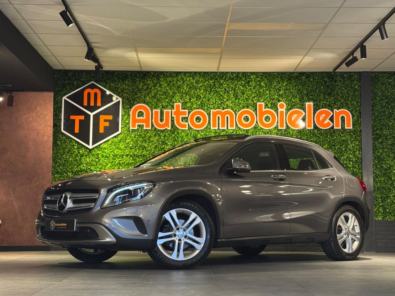 Mercedes-Benz GLA-Klasse - 180 Prestige ed.|PANO|ZÉÉR NETJES|GARANTIE - AutoWereld.nl