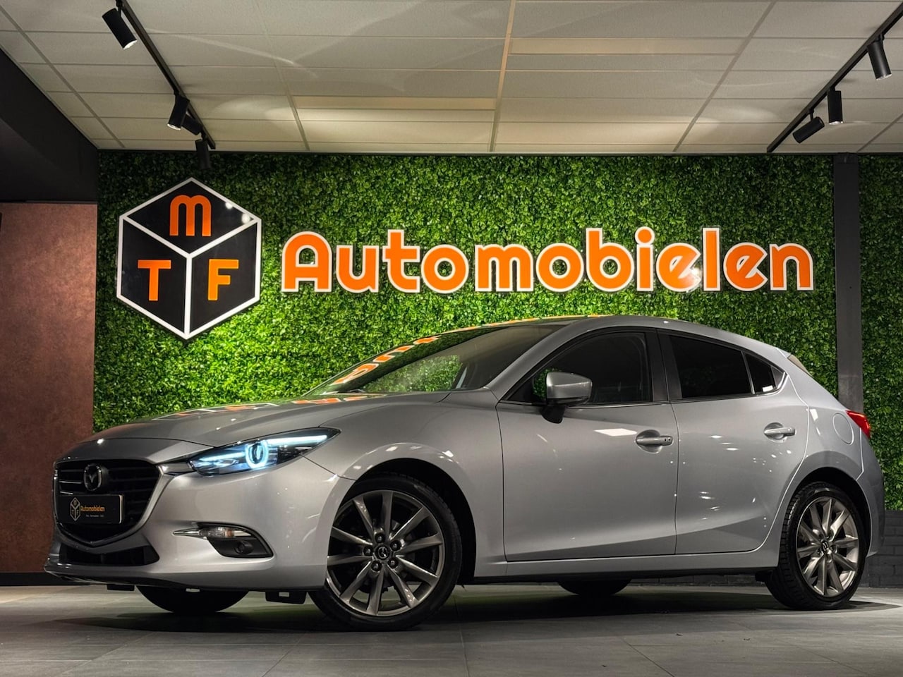 Mazda 3 - 1.5 SkyActiv-G 100 TS |HUD|CAMERA|DODEHOEK|DAB+ - AutoWereld.nl