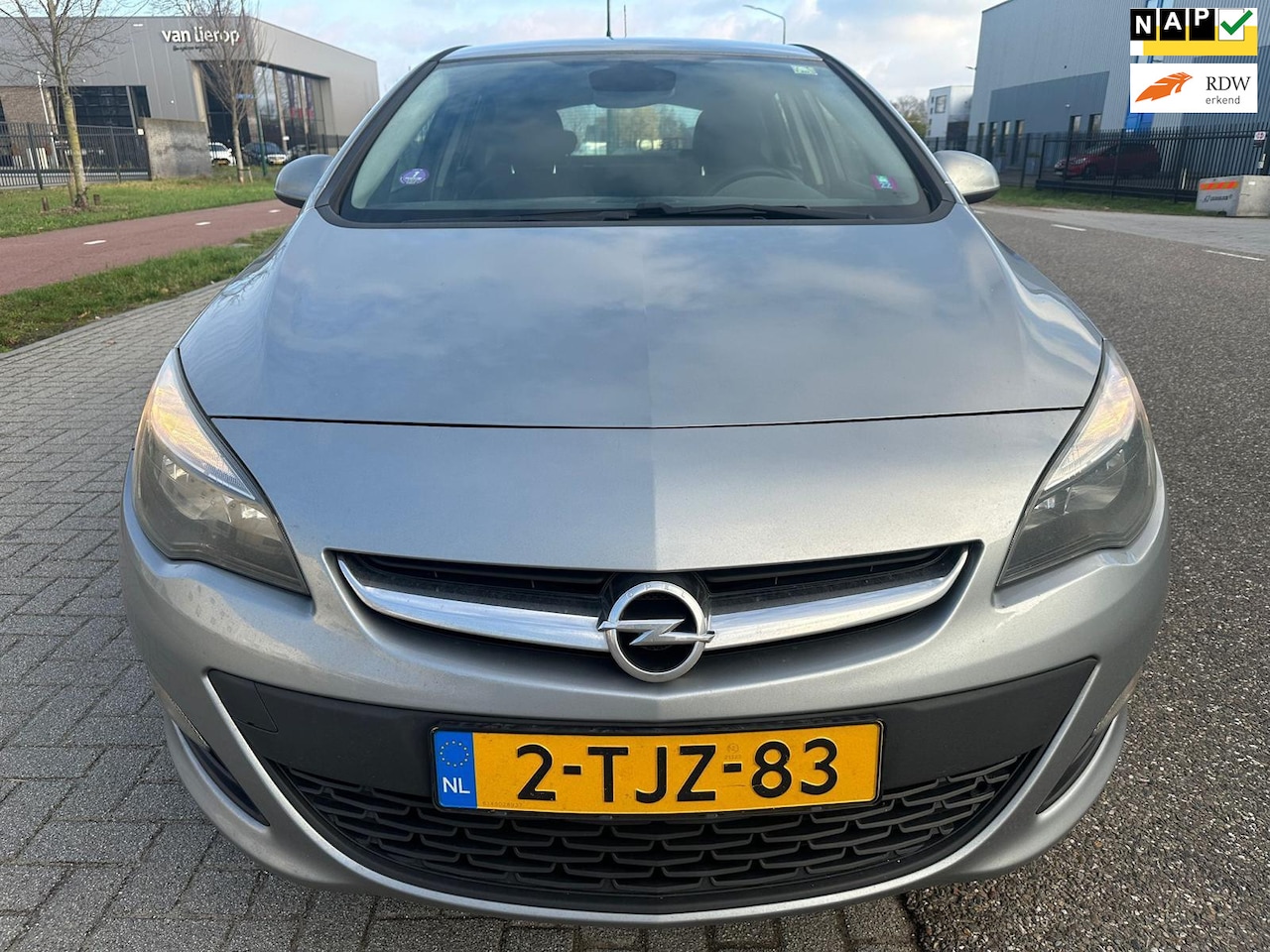 Opel Astra - 1.4 Turbo Berlin|Airco|Bj 2014|Bluetooth|18” Velgen| - AutoWereld.nl
