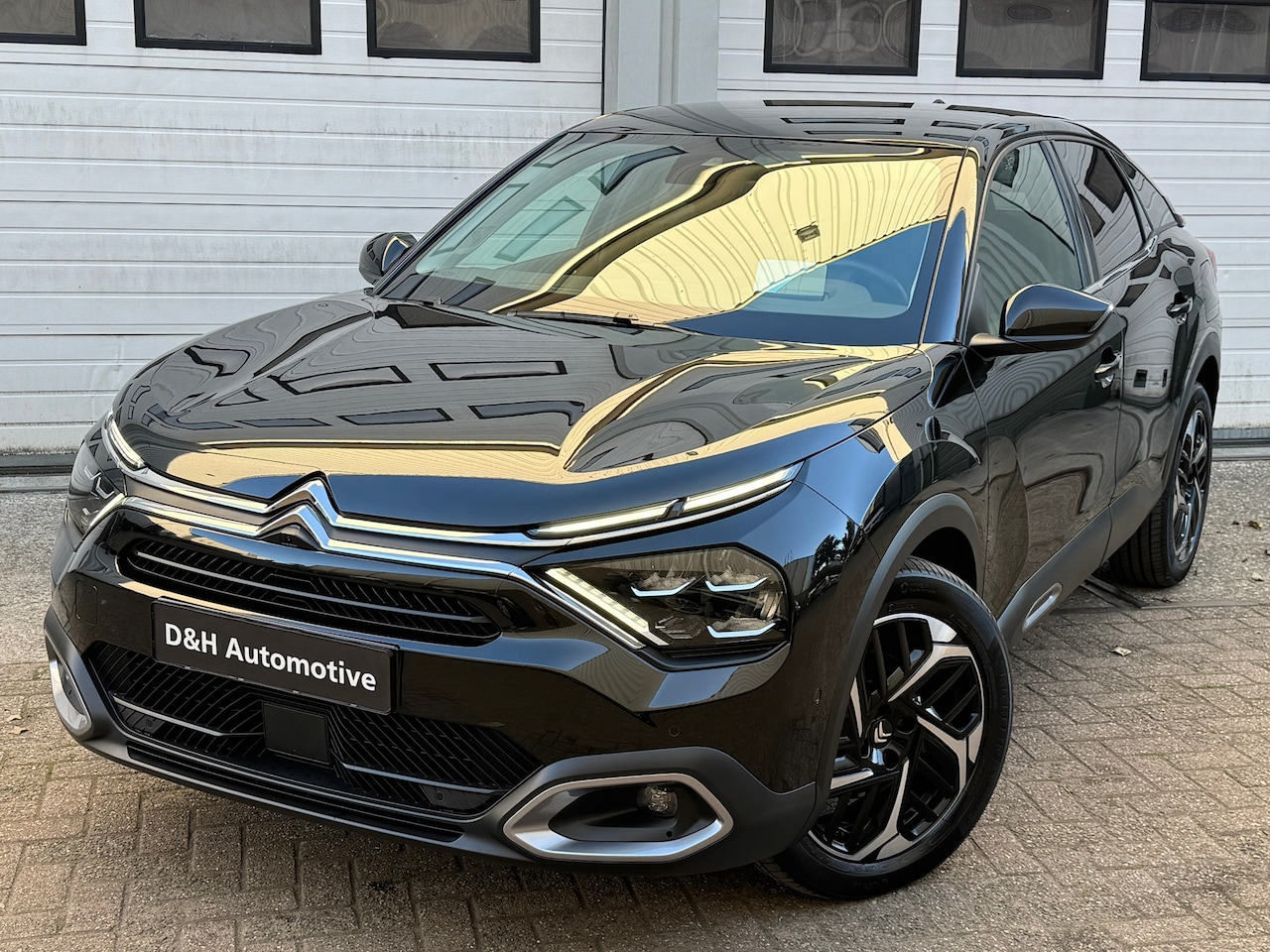 Citroën C4 - 1.2 Puretech Max aut/carplay/keyless/360camera/front-lane assist/acc/head up display - AutoWereld.nl