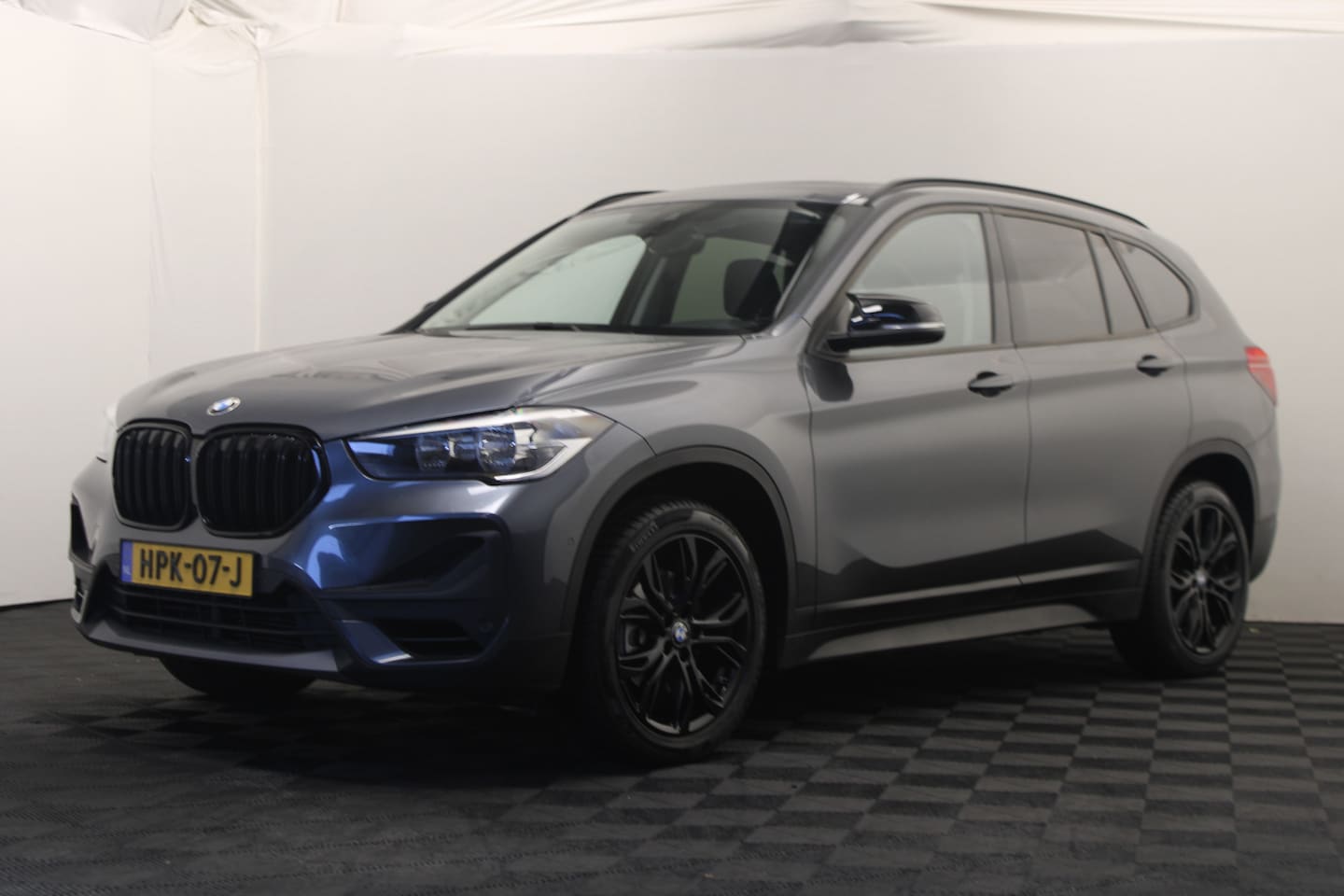 BMW X1 - sDrive18i Executive |Navi| - AutoWereld.nl