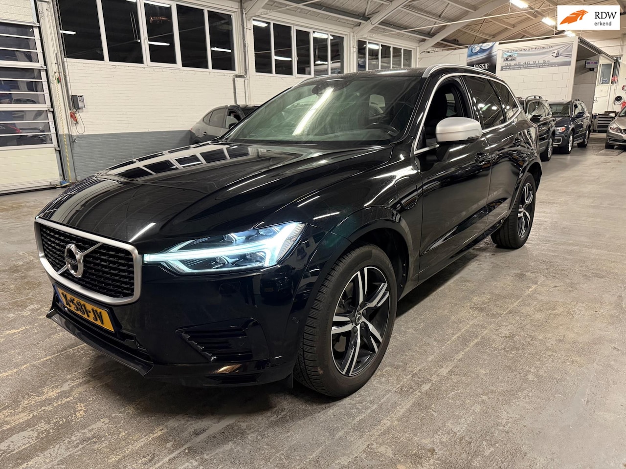 Volvo XC60 - 2.0 T8 Twin Engine AWD Inscription R design Pano/Xenon/Leer… - AutoWereld.nl