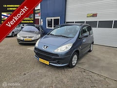 Peugeot 1007 - 1.4 Urban