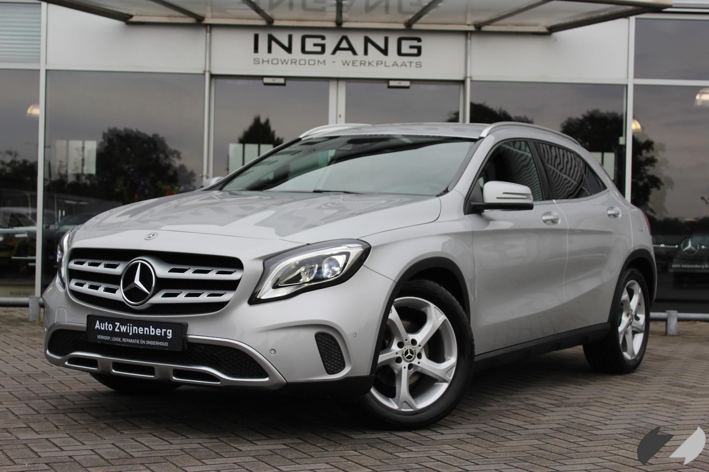 Mercedes-Benz GLA-Klasse - 180 | automaat | camera | navi - AutoWereld.nl