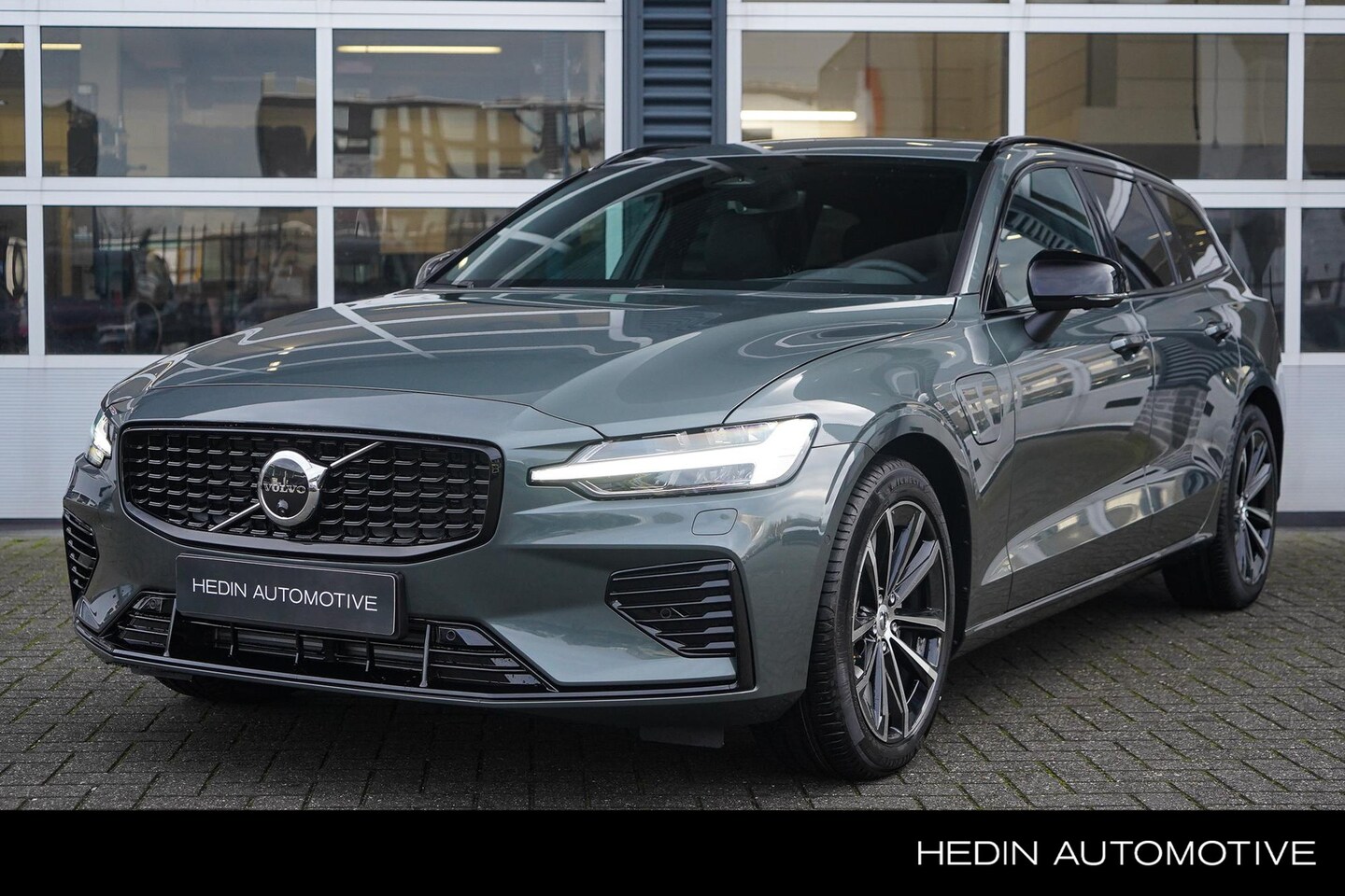 Volvo V60 - 2.0 T8 Plug-in hybrid AWD Ultra Perf. Ed. Dark | Polestar Engineered Optimisation | Sports - AutoWereld.nl