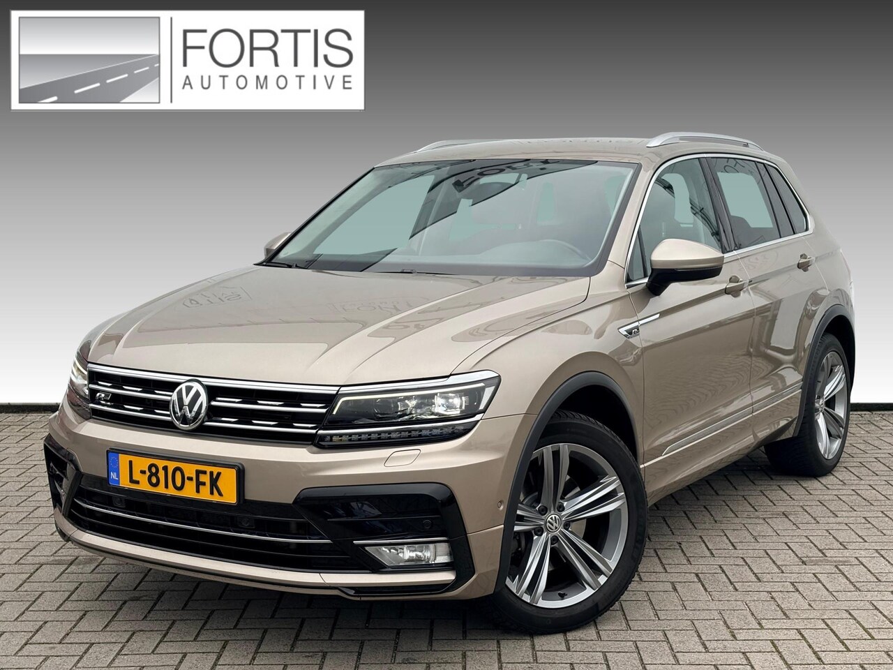 Volkswagen Tiguan - 2.0 TSI 4Motion Highline R-LINE ACC | KEYLESS | ELECTR. A-KLEP | 19-inch LMV | TREKHAAK - AutoWereld.nl
