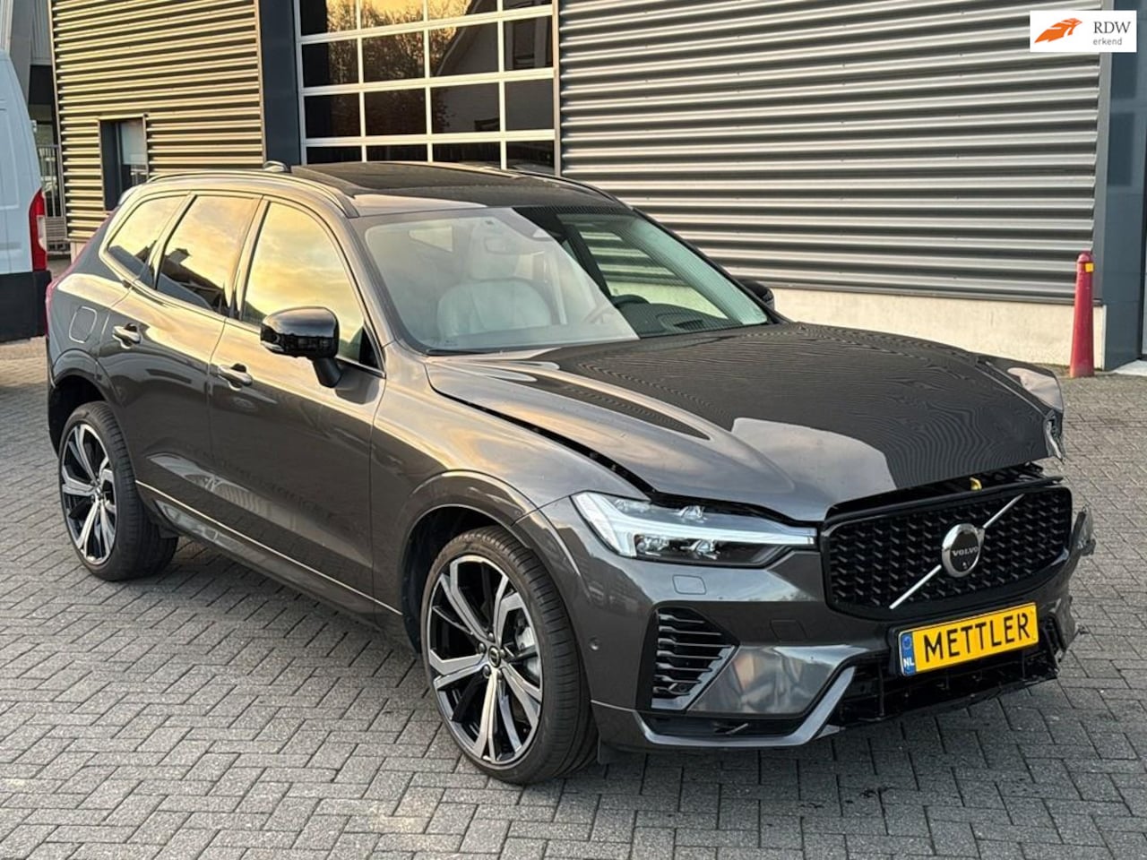 Volvo XC60 - 2.0 T6 Plug-in hybrid AWD Ultra Black Edition 360 camera, Harman Kardon - AutoWereld.nl