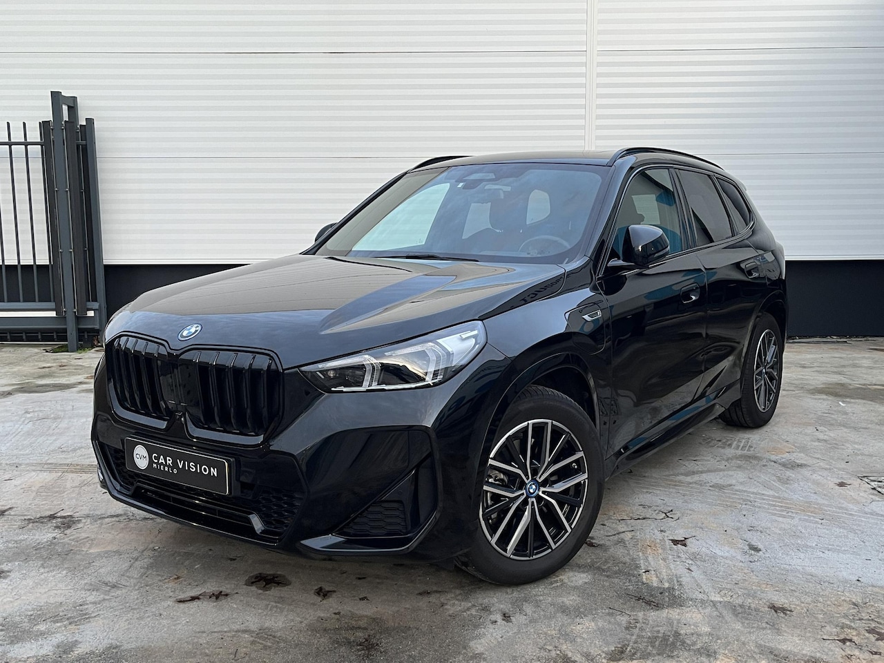BMW X1 - xDrive30e * M-Sport * Pano * HUD * 360 Camera * NAP - AutoWereld.nl