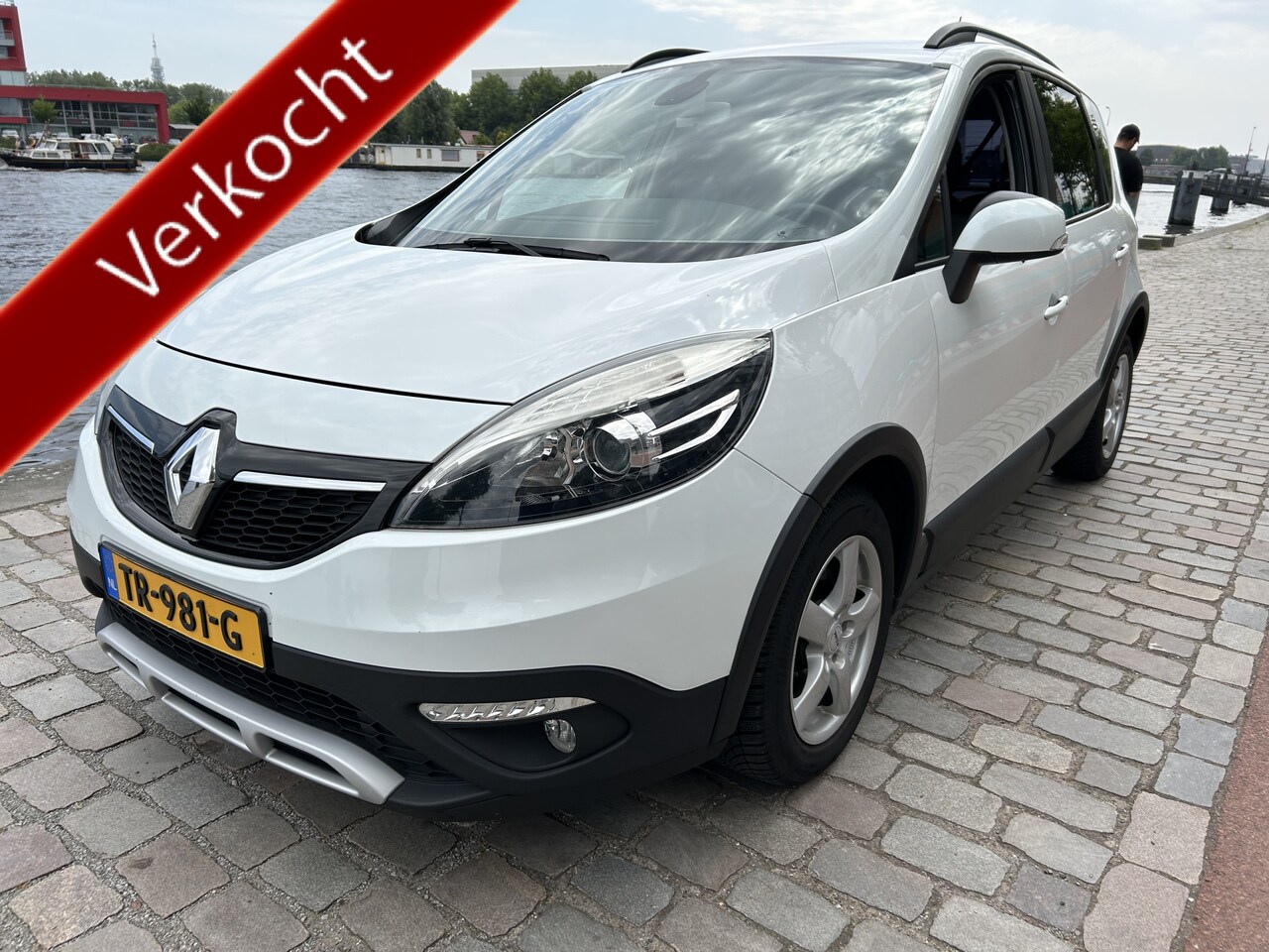 Renault Scénic Xmod - 1.2 TCe Expression airco/ecc navigatie apk - AutoWereld.nl