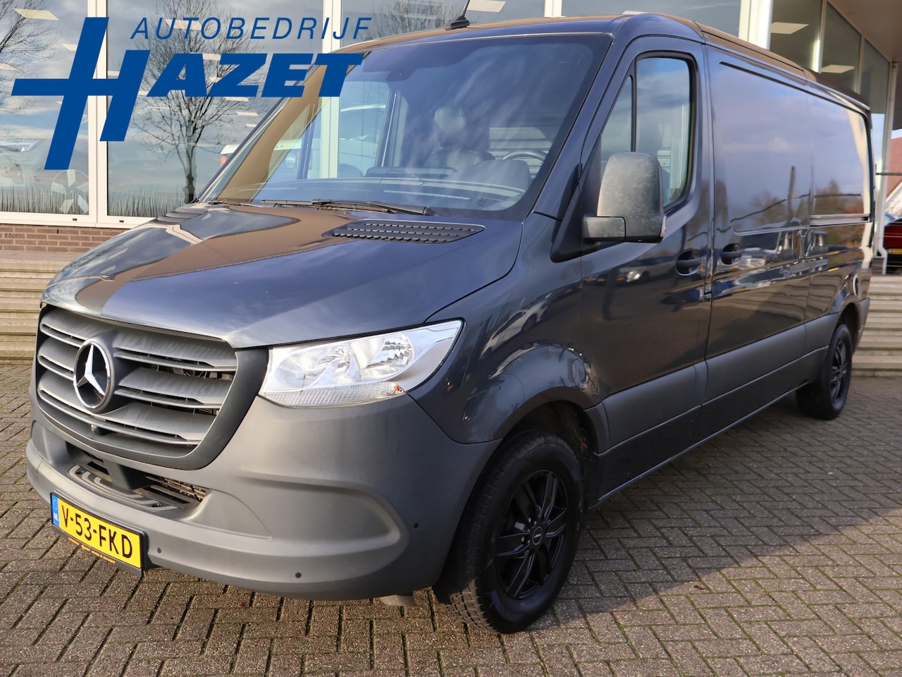 Mercedes-Benz Sprinter - 214 2.2 CDI 143 PK L2H1 + 360 CAMERA / 2 SCHUIFDEUREN / MBUX NAVIGATIE - AutoWereld.nl
