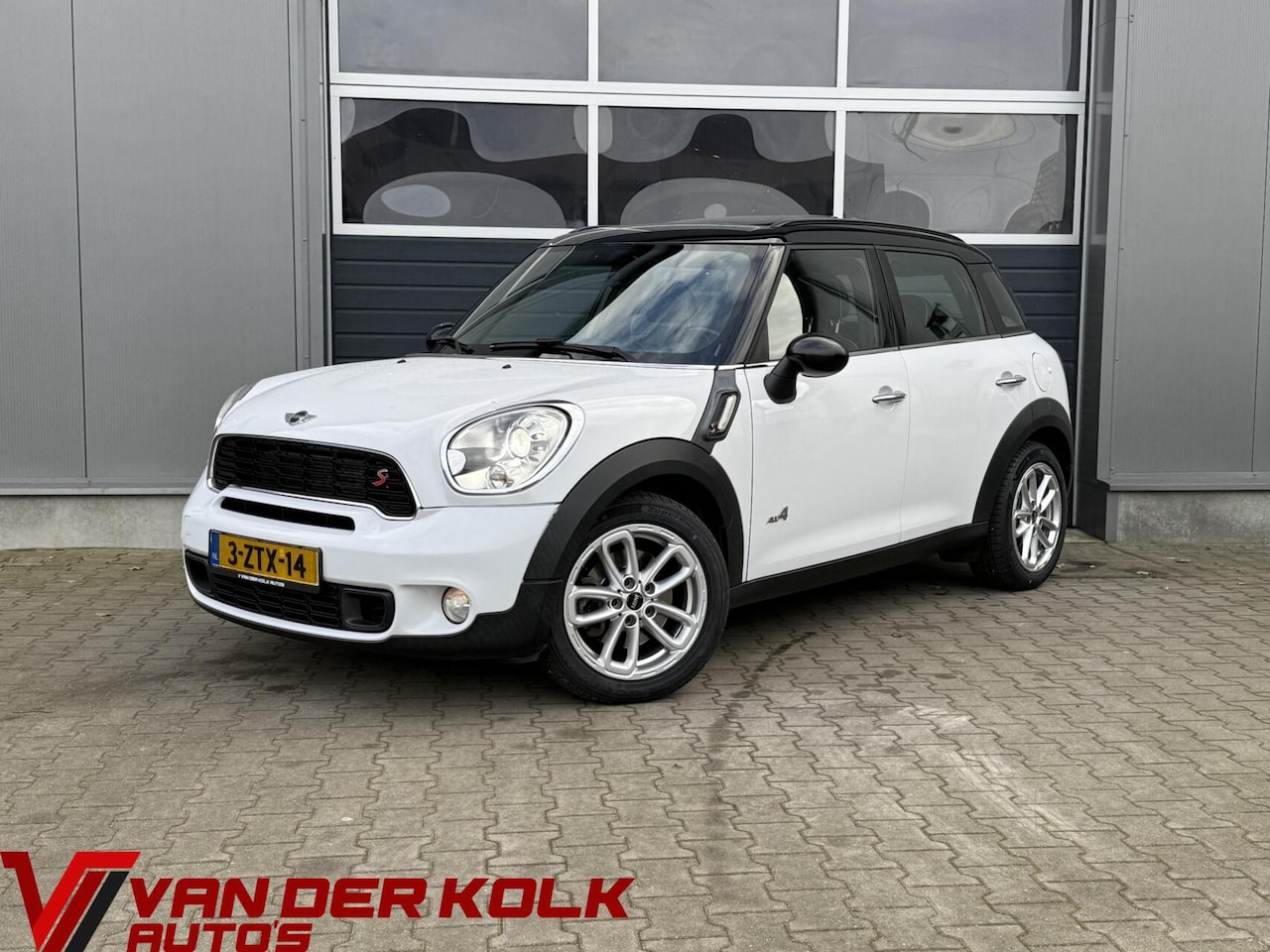 MINI Countryman - 1.6 Cooper S ALL4 Chili | Xenon | Panorama | Leder | Navigatie | Cruise | Climate | Stoelv - AutoWereld.nl