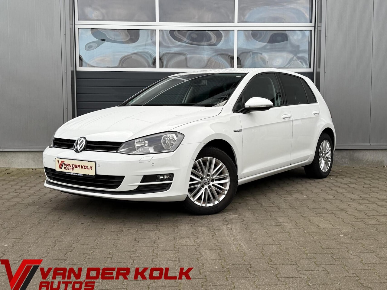 Volkswagen Golf - 1.2 TSI CUP Edition | Climate | Stoelverwarming | Sensoren | Lichtmetaal - AutoWereld.nl