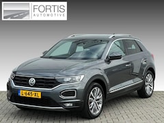 Volkswagen T-Roc - 1.5 TSI Sport Business R CAMERA | TREKHAAK | NETTE AUTO | VIRTUAL COCKPIT |