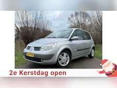 Renault Scénic - 2.0-16V Tech Line Clima Half-Leder Nieuwe APK 6 Versnellingen Trekhaak 16" Velgen PDC Crui