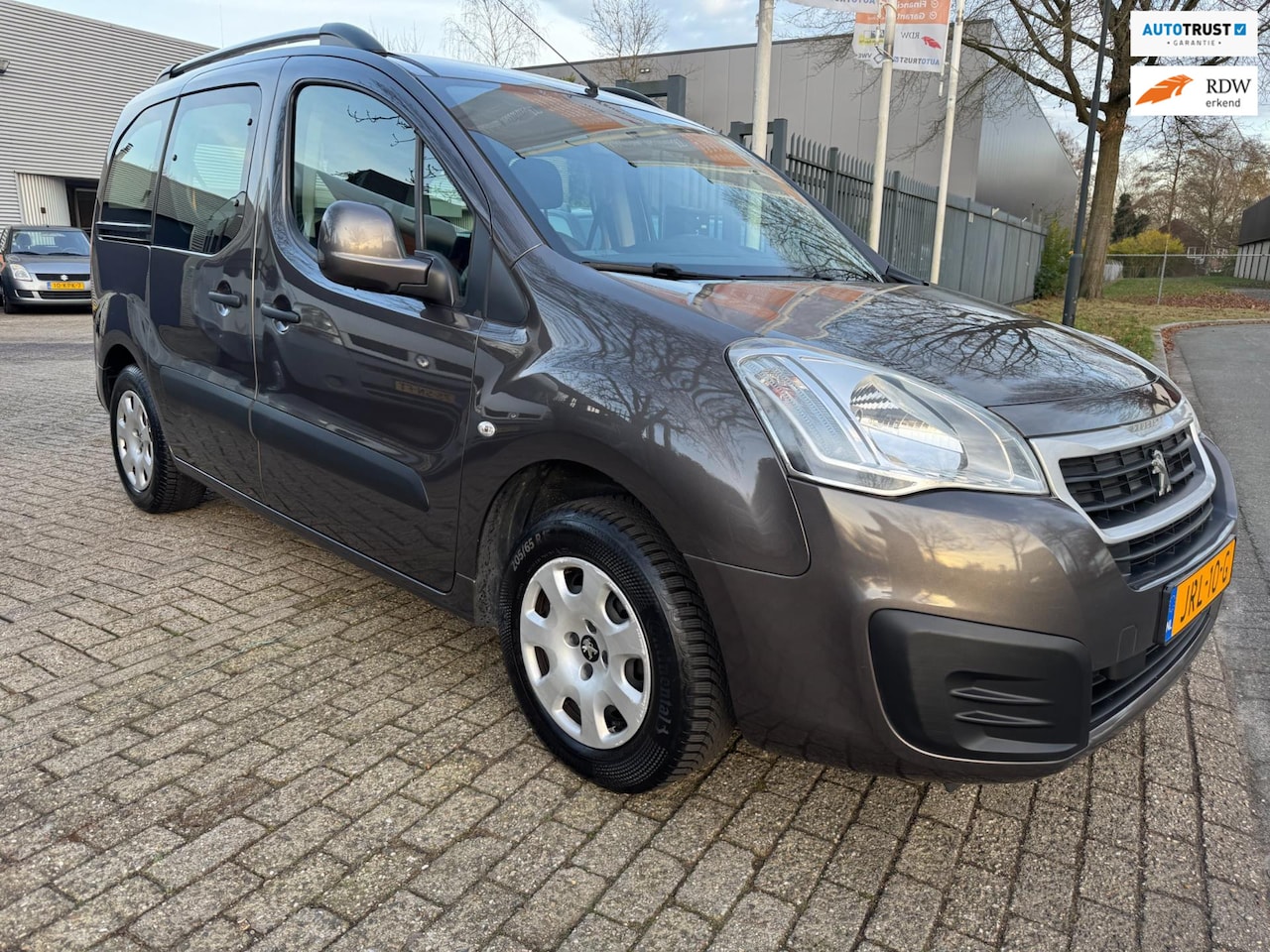 Peugeot Partner Tepee - 1.2 PureTech Active 1e eigenaar, nwe apk, airco, cruise, elec pakket, 126.772 km , * rijkl - AutoWereld.nl