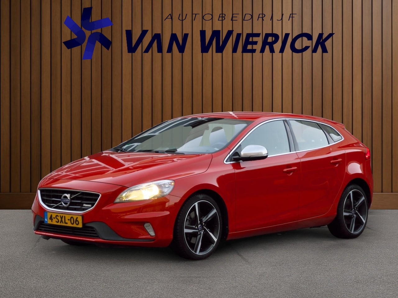 Volvo V40 - 1.6 T3 R-Design 150PK | Alcantara | Camera | Cruise | Navi - AutoWereld.nl