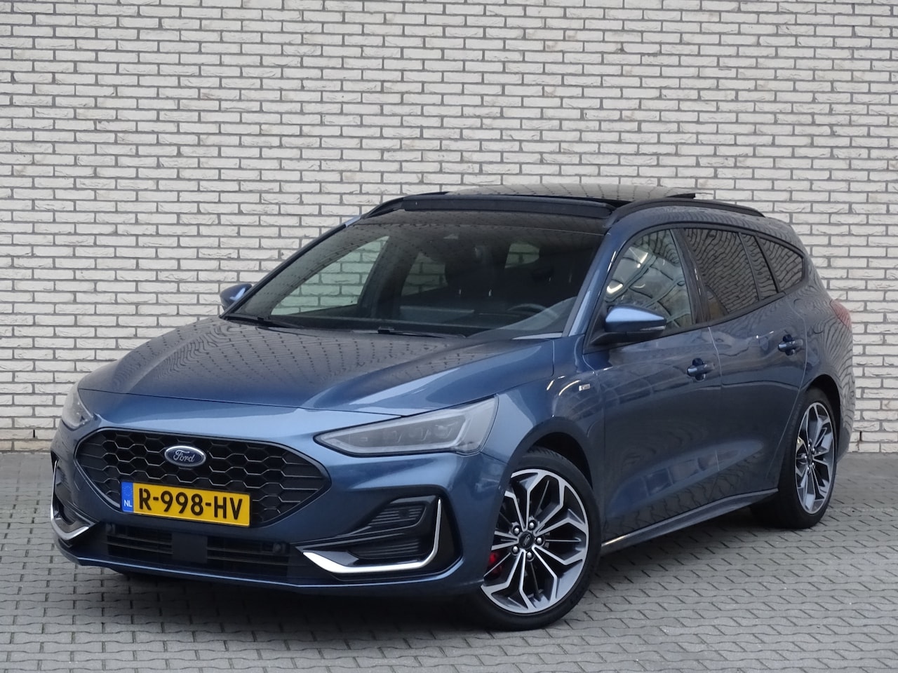Ford Focus Wagon - 1.0 Turbo 155pk Mild Hybride ST Line Vignale Automaat | Full Options | Panoramadak | Blis - AutoWereld.nl