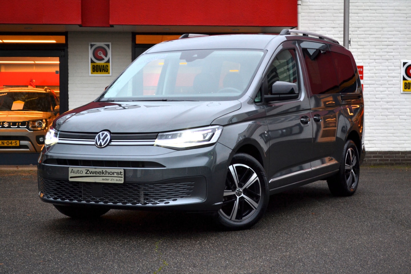 Volkswagen Caddy Maxi - 1.5 Tsi XL 7 Persoons, Automaat, Style, velours bekleding, Trekhaak, Nieuwstaat ! 1.5 TSI - AutoWereld.nl