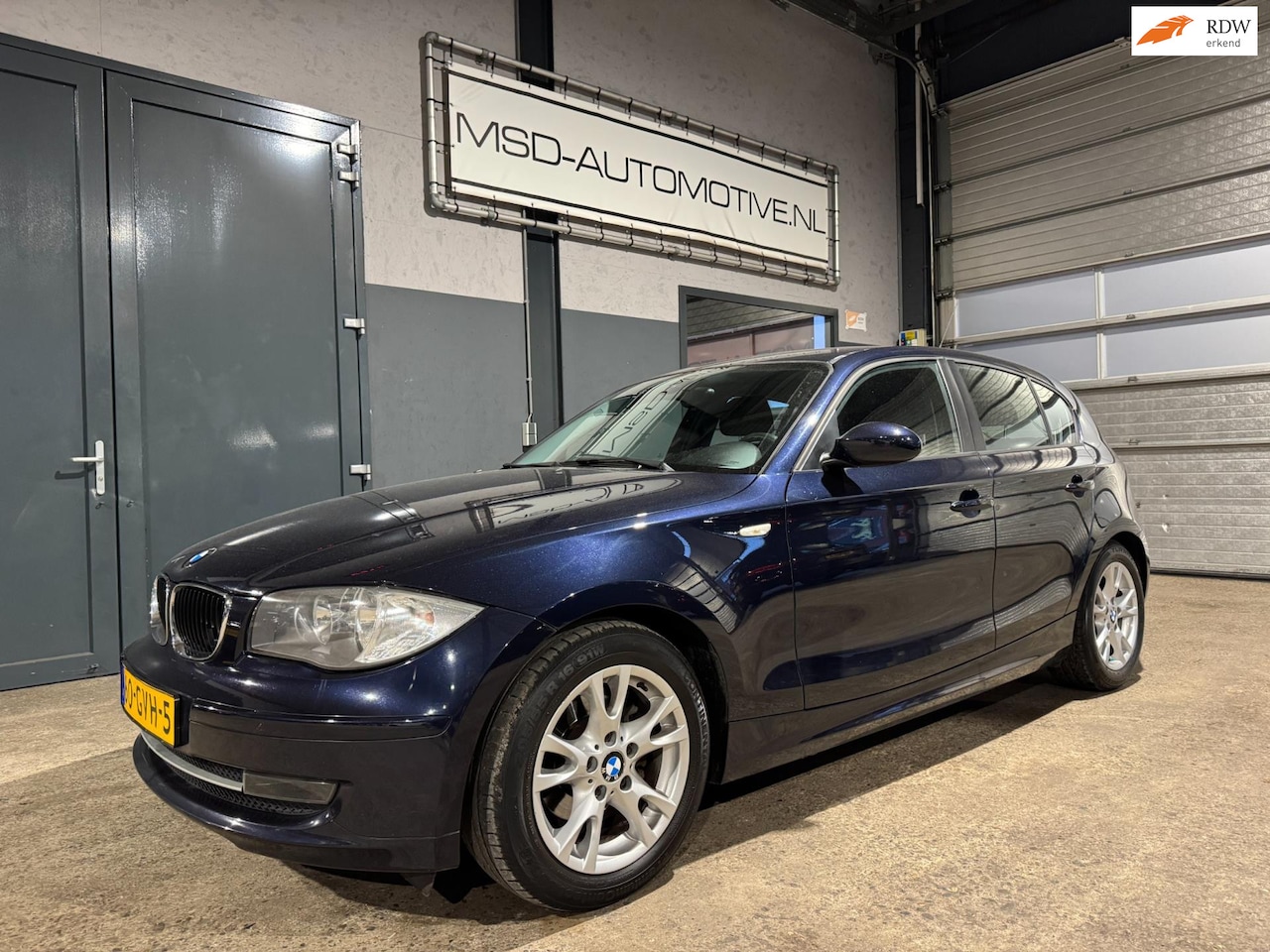 BMW 1-serie - 116i Business Line Onderhouden !! Sportstoelen !! Trekhaak !! - AutoWereld.nl